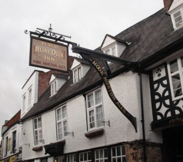 Reine Deer Inn Signage 360x320