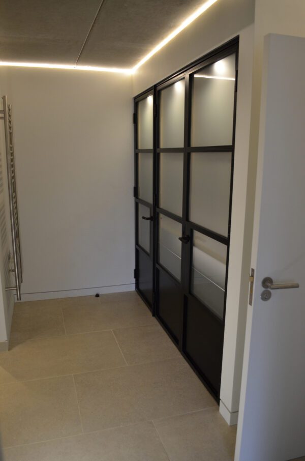 Wardrobes 012