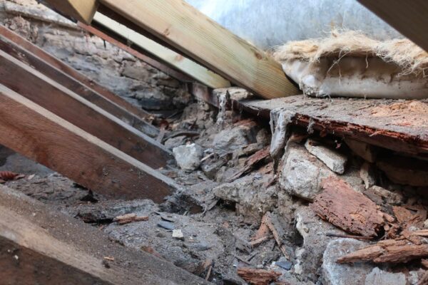 Rotten wood roof structure5